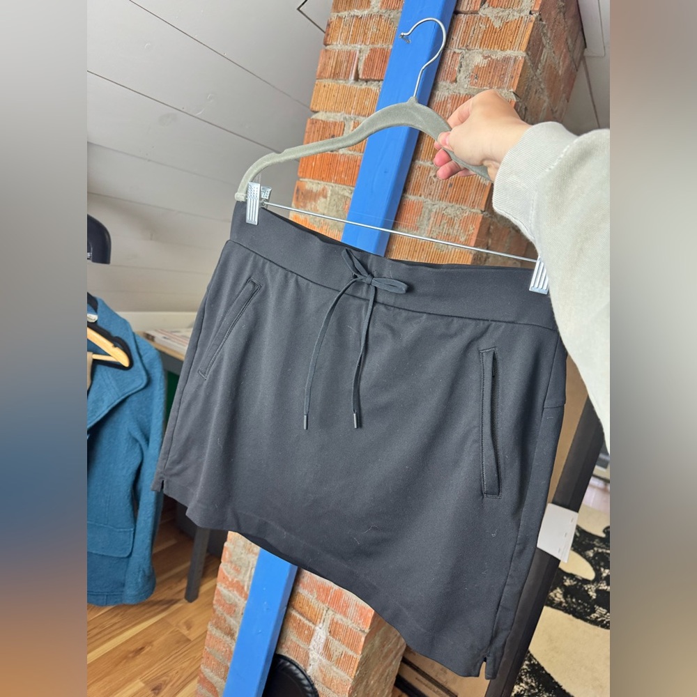 Athleta Tennis Skirt with built in shorts - Picture 2 of 5